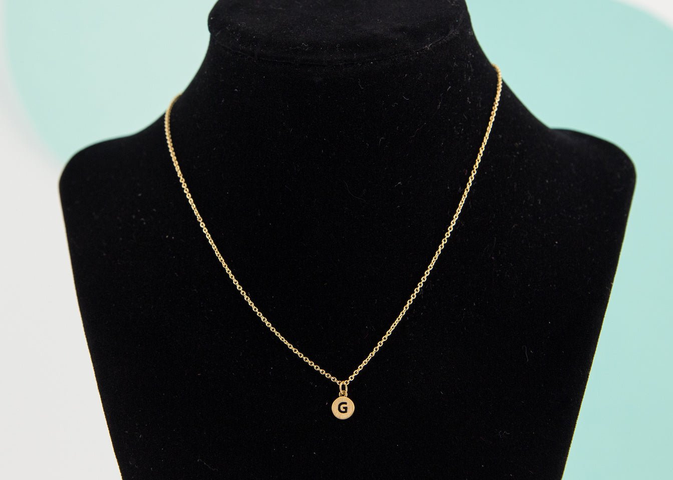 Initial Necklace Gold Disc - G