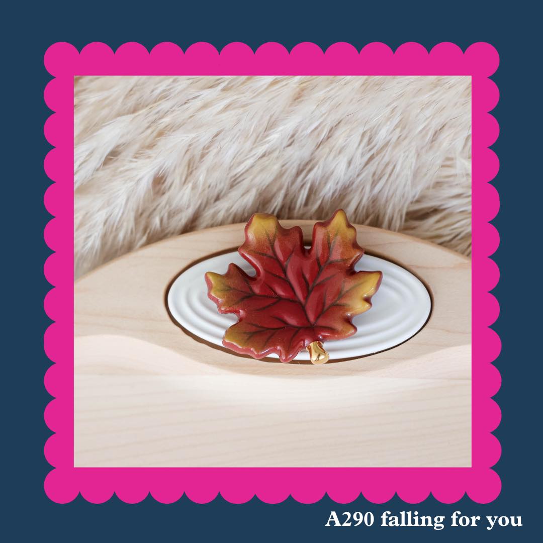 Nora Fleming Mini Leaf on tray