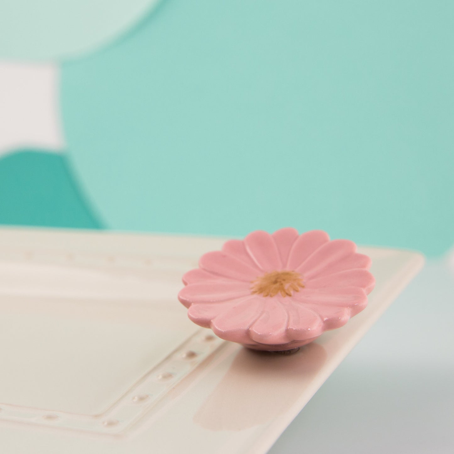 Nora Fleming Mini Pink Daisy A41 Flower Power