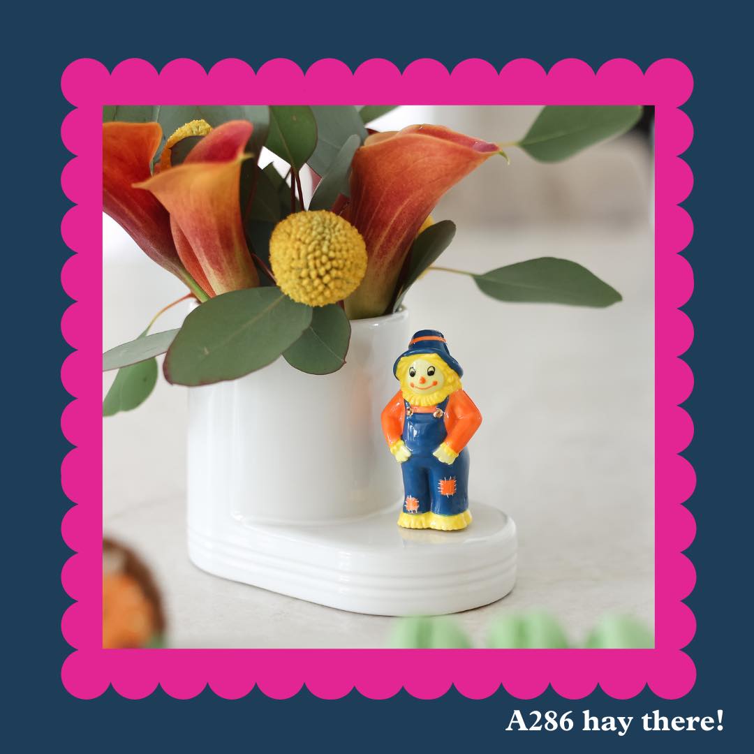 Nora Fleming Mini Scarecrow Mini A286 Hay There on vase